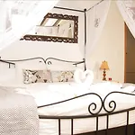 Otel Paradise 1917 - Adults Only