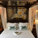 Otel Paradise 1917 - Adults Only