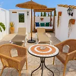 Paradise 1917 - Adults Only Otel