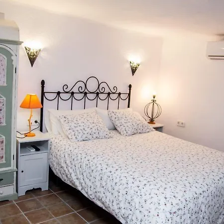 Paradise 1917 - Adults Only 2* Altea