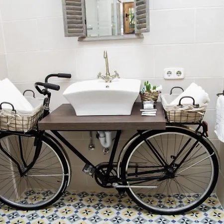 Paradise 1917 - Adults Only Otel