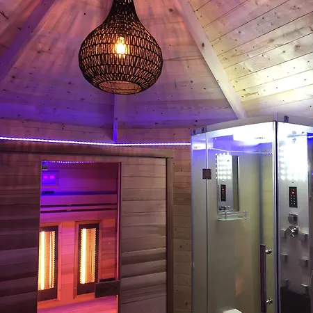 Otel Paradise 1917 - Adults Only