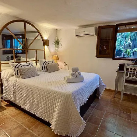 Paradise 1917 - Adults Only Otel 2*